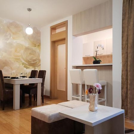 Apartman Kej Free Parking คราลเยโว ภายนอก รูปภาพ