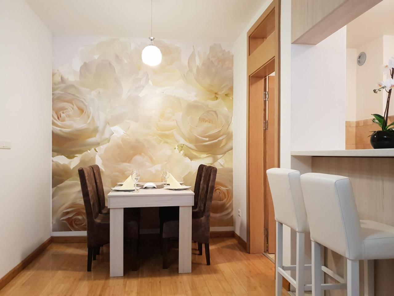 Apartman Kej Free Parking คราลเยโว ภายนอก รูปภาพ